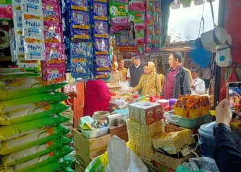 Sidak KPPU di Pasar Tamin Temukan Beras Dijual di Atas HET