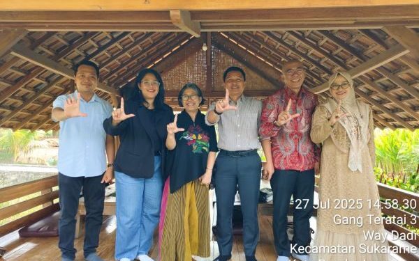 Dukungan Bupati Lampung Barat terhadap Program Pendidikan UIM