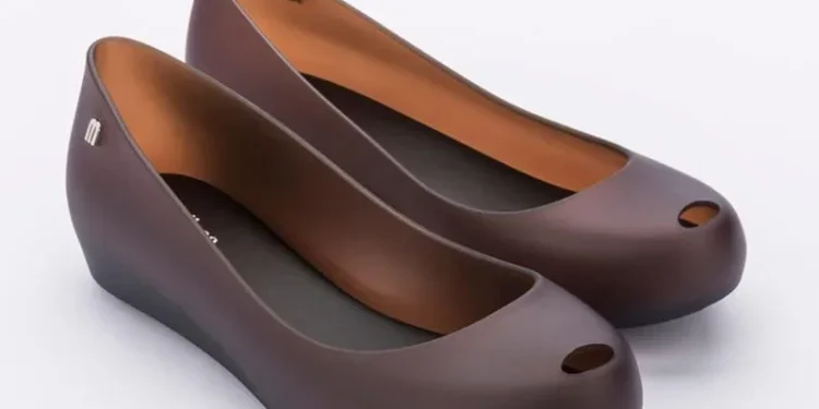 Tampil Fashionable, Daftar Sepatu dan Harga Terbaik yang Bisa Dipilih