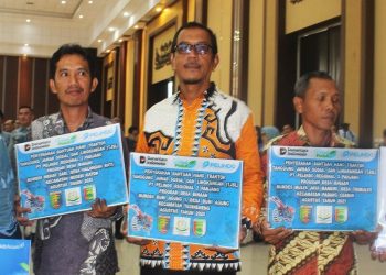 Pelindo Regional 2 Panjang Salurkan 3 Traktor Tangan Tingkatkan Produktivitas Pertanian