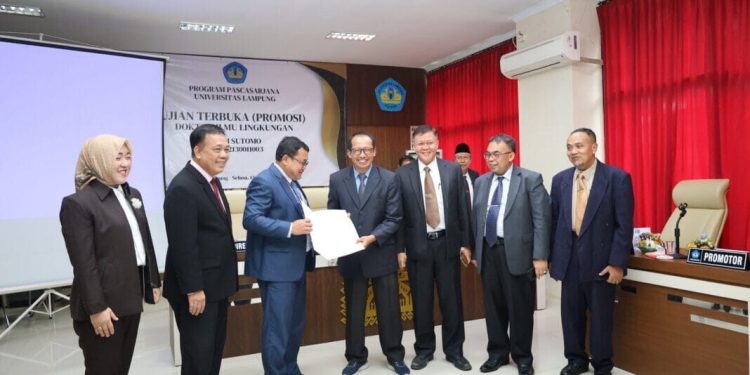 Budi Sutomo Mendapatkan Gelar Doktor di Bidang Ilmu Lingkungan dari Universitas Lampung
