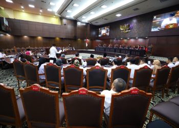MK Menolak Gugatan Terhadap UU Pengelolaan Zakat