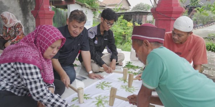Pelatihan Ecoprint sebagai Terapi di Lampung