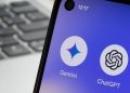 Kelebihan ChatGPT dan Google Gemini: AI Tercanggih 2025 Mana yang Unggul?