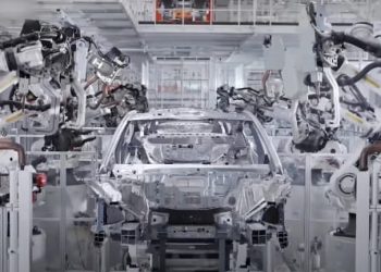 Hentikan Insentif Impor Mobil Listrik CBU Mulai 2026 Menperin