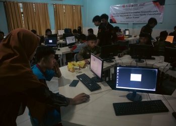 Pelatihan Proteus di SMK 2 Muhammadiyah Metro untuk Tingkatkan Literasi Digital Elektronika