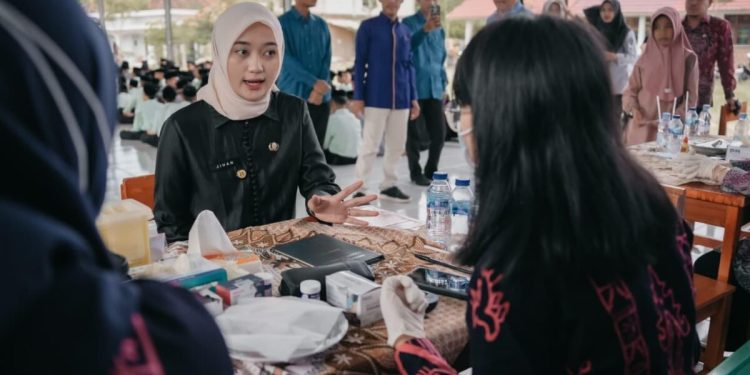 Tinjauan Pemeriksaan Kesehatan Gratis untuk Pelajar oleh Wagub