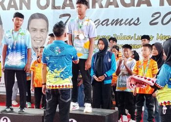 Dua Atlet Muda Rumah Batu SC Raih Emas Renang di PORKAB Tanggamus 2025