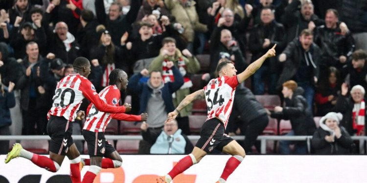 Sunderland Gagal Masuk Tiga Besar Usai Imbang dengan Everton
