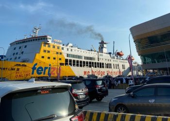 Arus Penumpang di Pelabuhan Bakauheni Menjelang Nataru Terpantau Padat