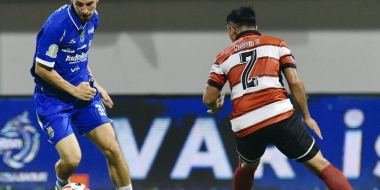 Persib Menang Atas Madura United, Gol Perdana Dari Thom Haye