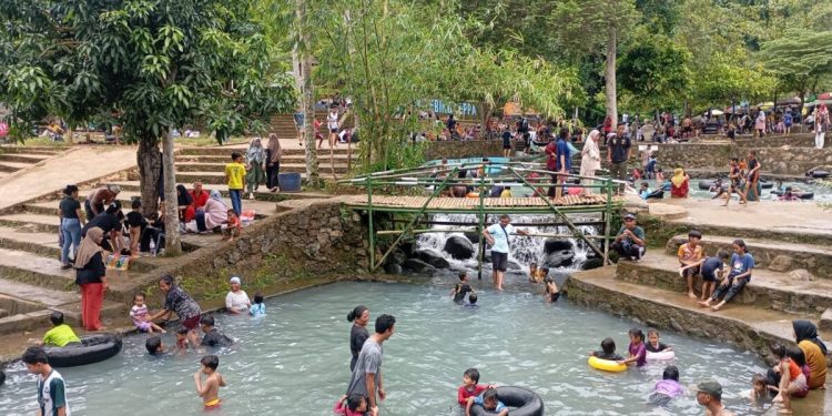 Gotong Royong Warga Ubah Way Tebing Ceppa Menjadi Destinasi Wisata Alam Terbaik