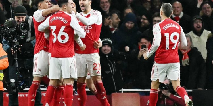 Arsenal Juara Paruh Musim setelah mengalahkan Hajar Villa 4-1