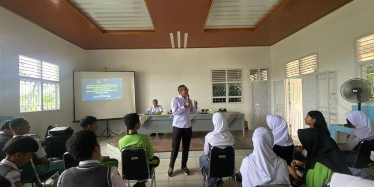 Penyuluhan Hukum oleh Polisi untuk Mencegah Kenakalan Remaja