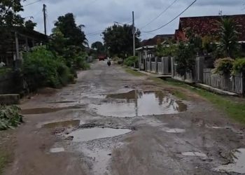 15 Tahun Jalan Poros Komering Agung Rusak, Warga Minta Janji Pembangunan Tepati